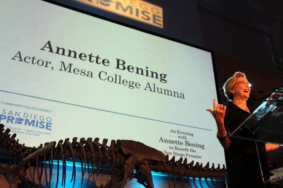Annette+Bening+at+the+SDCCD+Fundraising+Gala+September+20th%2C+giving+a+speech+on+why+the+fundraiser+is+important+to+her.+