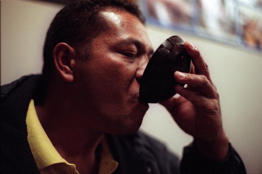 KRT CALIFORNIA STORY SLUGGED: CA-NEWDRUGS KRT PHOTOGRAPH BY TOM VAN DYKE/SAN JOSE MERCURY NEWS (August 7) The Kava root contains a depressant used in drinks in Tongan and Samoan rituals. (SJ) NC KD 2001 (Horiz) (lde)