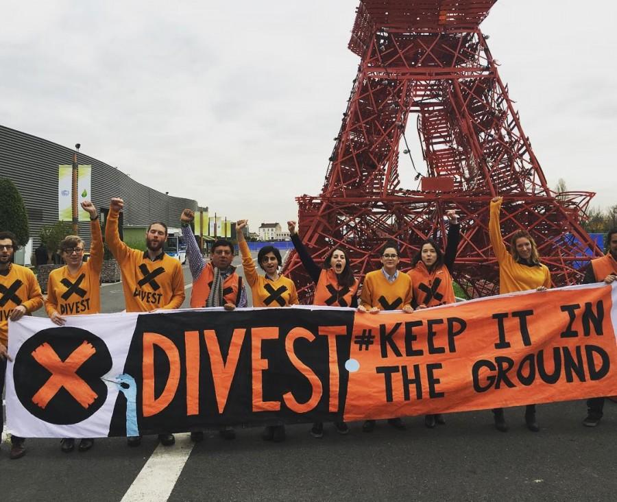 Youth calling for divestment at COP21
Image from instagram.com/350org