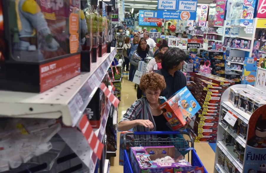 Shoppers making their way thru black Friday. Credit: MCT Campus.