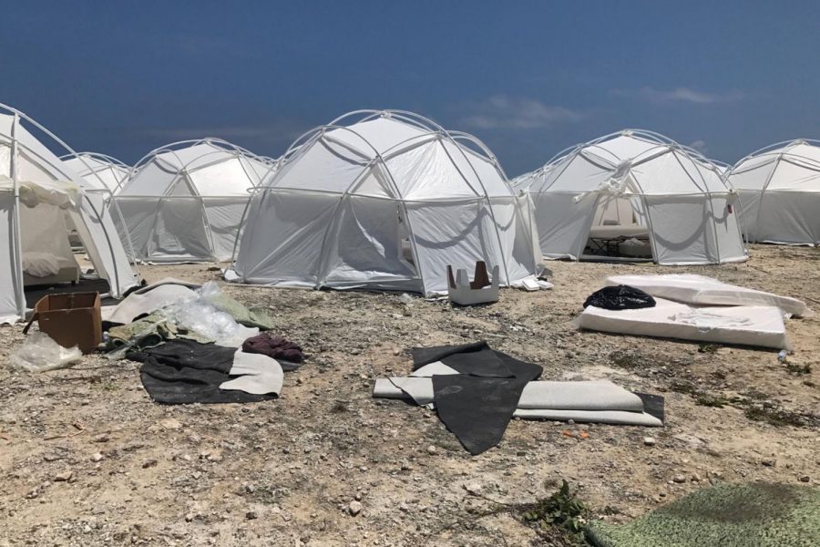 Fyre Festival FEMA tents
Photo credit: www.twitter.com/clotureclub 