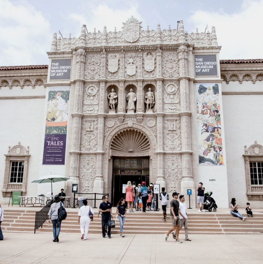 The+San+Diego+Museum+of+Arts+front+entrance+in+Balboa+Park%2C+San+Diego.