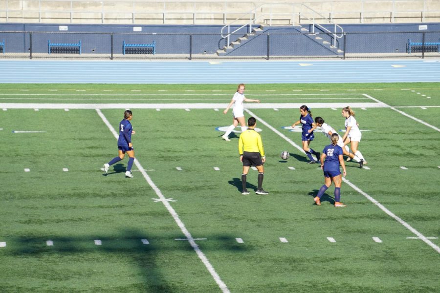 Valeria Vargas(11) leads the offense, while Julia Hermosillo(15) and Paradyse Wong(22) bring up the defense