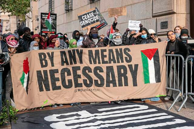 Students+participate+in+a+protest+in+support+of+Palestine+and+for+free+speech+outside+of+the+Columbia+University+campus+on+Nov.+15%2C+2023%2C+in+New+York+City.+