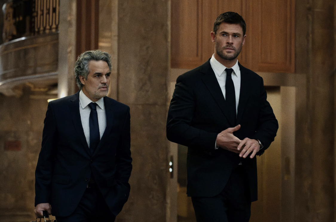 Chris Hemsworth and Mark Ruffalo in Crime 101, photographer (Dean Rogers of Tribune Content Agency) 